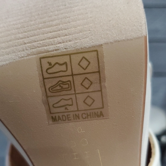 ShuShop Cream Platform Sandals with Pearl Detail Federica NIB Going Out Heels - Picture 10 of 10